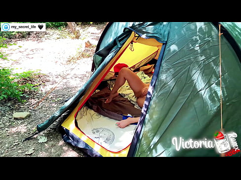 ❤️ ຖ່າຍໃນກ້ອງຖ່າຍຮູບ Passionate jerk off Stranger in a tent ວິດີໂອຮ່ວມເພດ ຢູ່ພວກເຮົາ